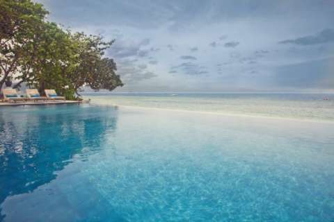 infinity pool with view of the horizon
