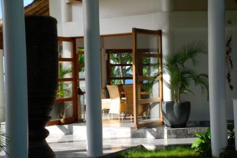 tropical lodge architecture